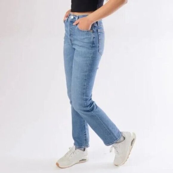 Levi's Wedgie Straight Jeans in Love in the Mist Wash Size 24 - Picture 2 of 16